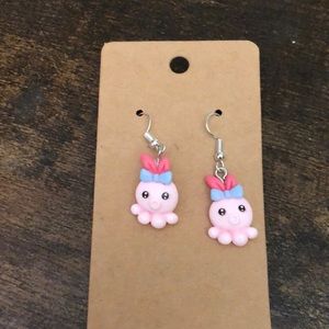 🎀 3 for $20 Girls Earrings- pink octopus 
Bundle and save!